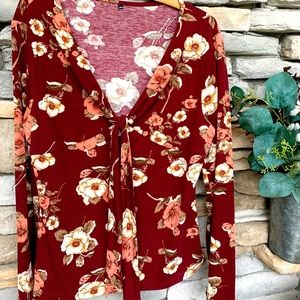 Long sleeve v-neck shirt